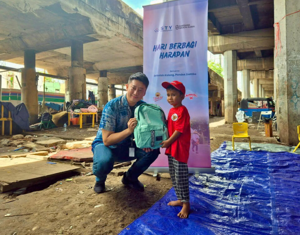 Dongbang Medical Global Salurkan Bantuan Pendidikan di Jakarta